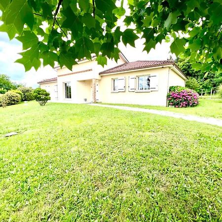 La Garde Familiale Et Spacieuse Couzeix Exterior photo